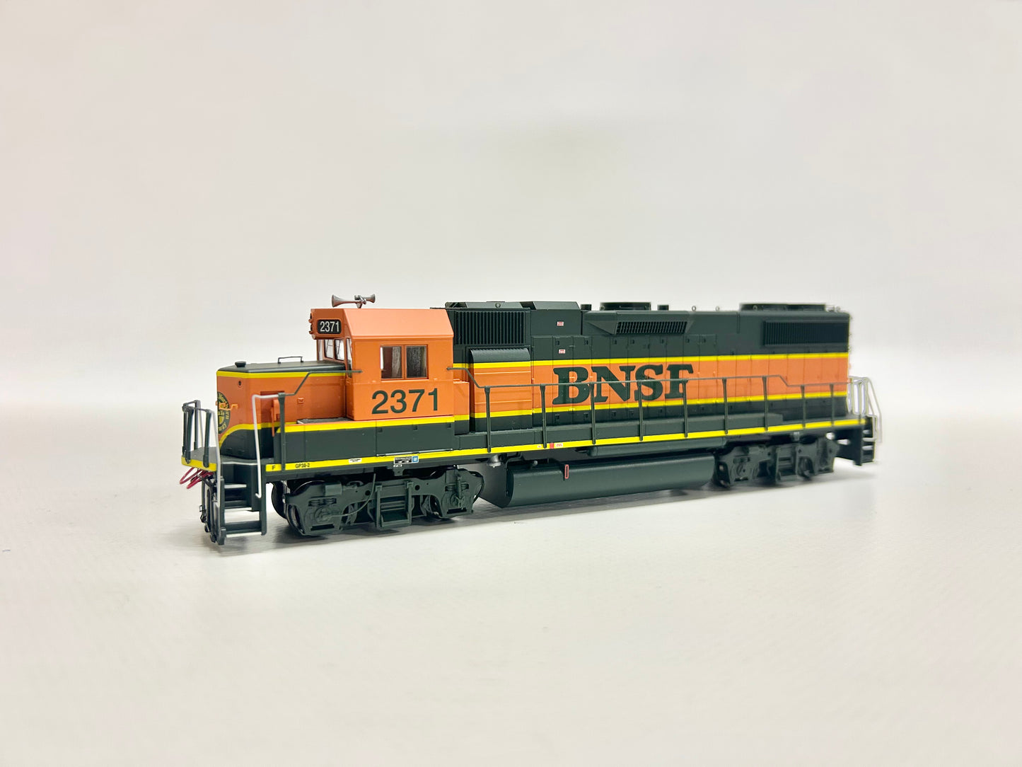 Proto2000Series 31020 Diesellok GP38-2 BNSF DC H0