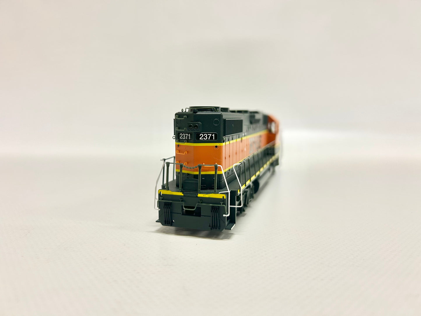 Proto2000Series 31020 Diesellok GP38-2 BNSF DC H0