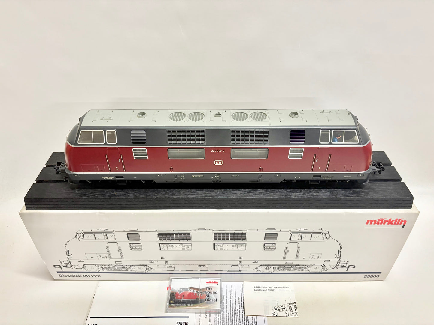 Märklin 55800 Digital + Sound Diesellok Br 220 007-9 DB Spur 1