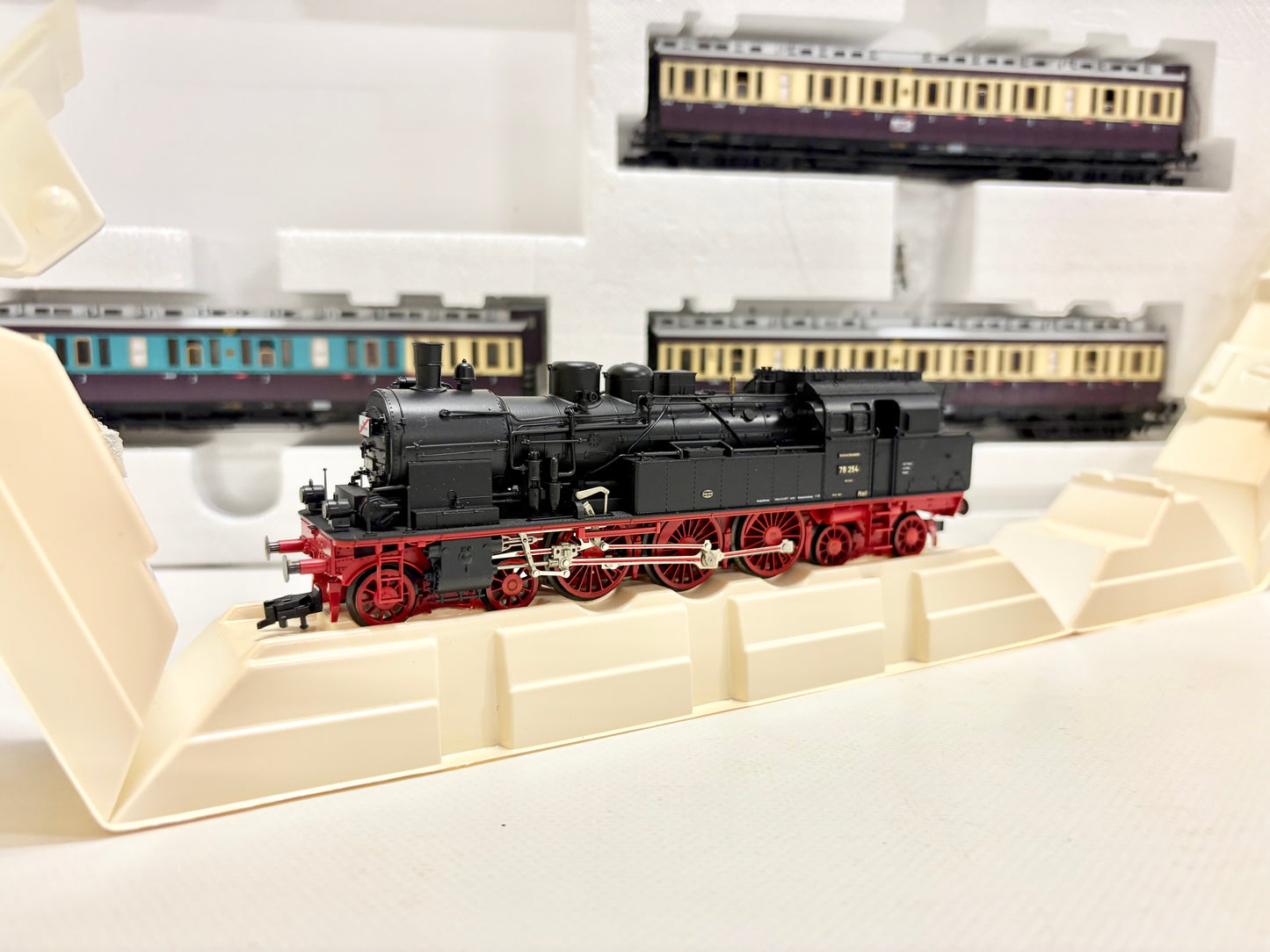 Fleischmann 1887 AC Zugpackung Ruhr Schnellverkehr Dampflok Br 78 mit Abteilwagen DRG H0
