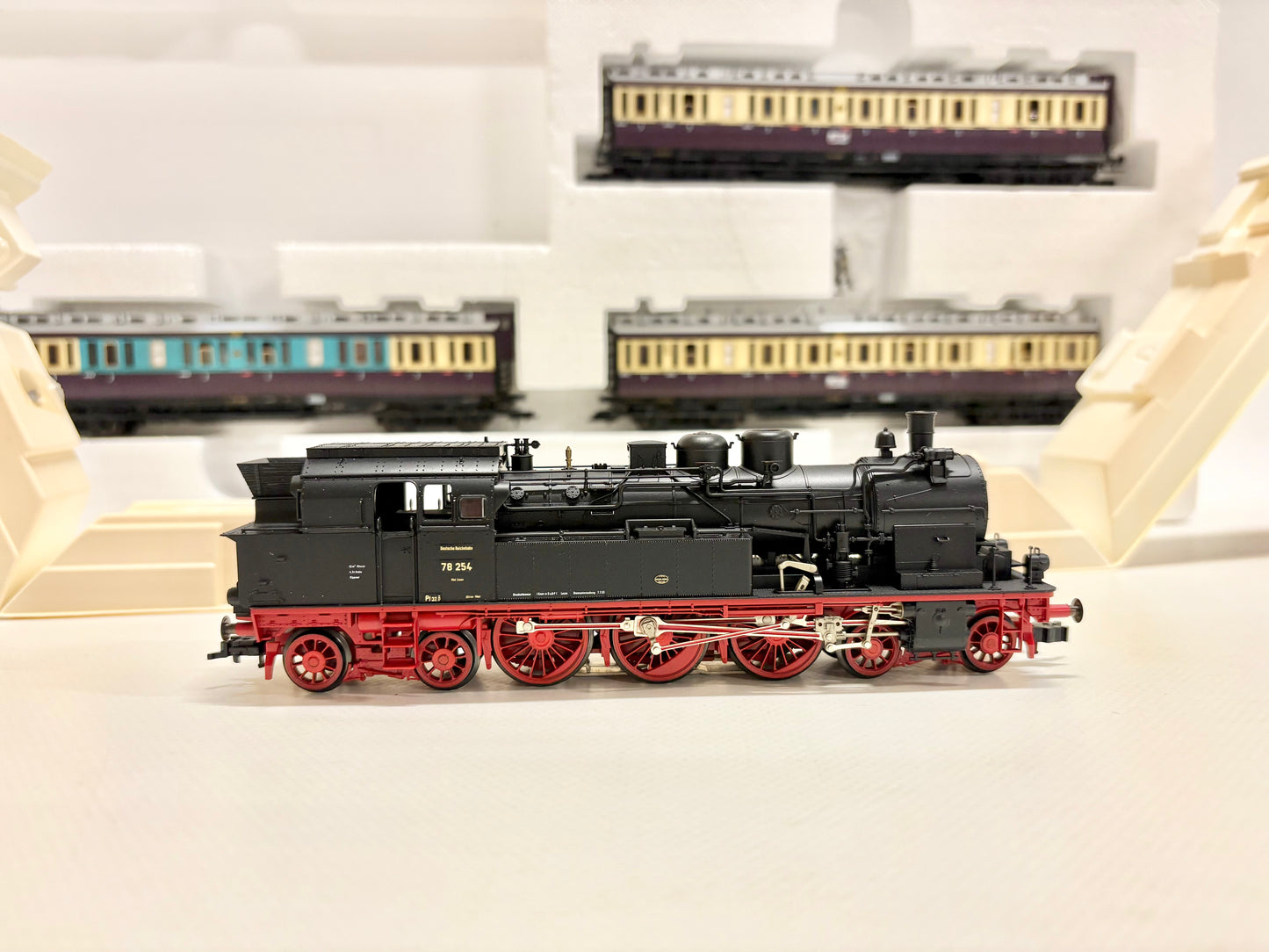 Fleischmann 1887 AC Zugpackung Ruhr Schnellverkehr Dampflok Br 78 mit Abteilwagen DRG H0