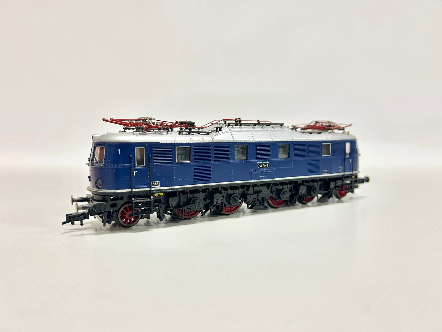Roco 43659 E-Lok E18 045 DB DC H0