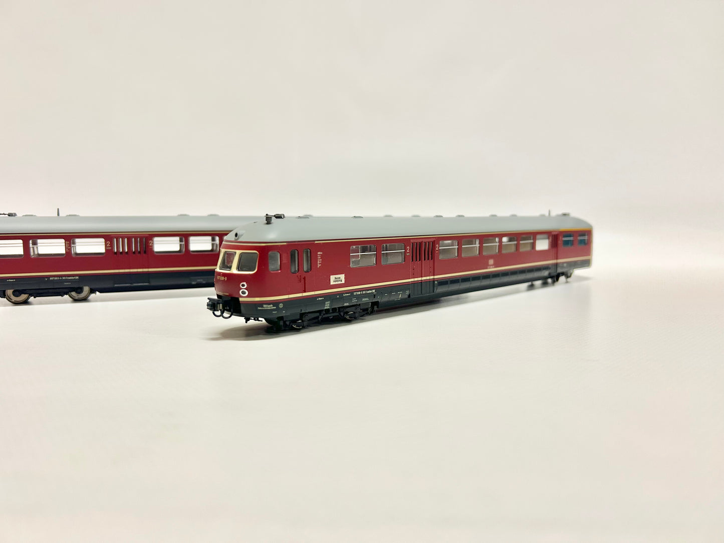 Kato 73328 Akkutriebwagen ETA 517 / ESA 817 "Limburger Zigarre" DB DC H0