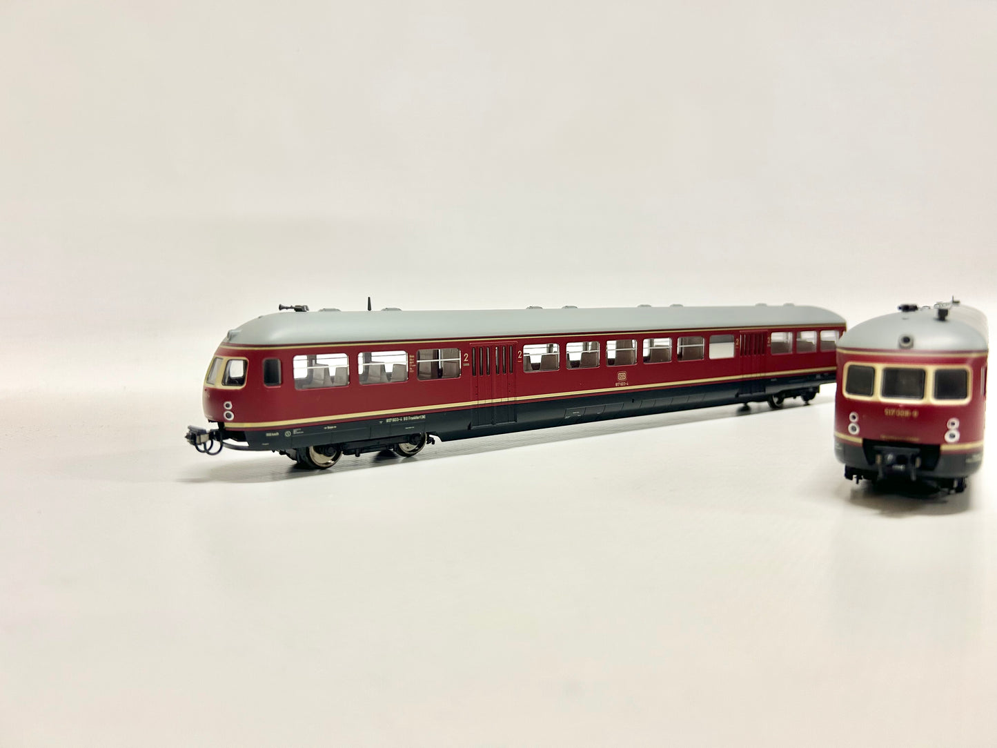 Kato 73328 Akkutriebwagen ETA 517 / ESA 817 "Limburger Zigarre" DB DC H0
