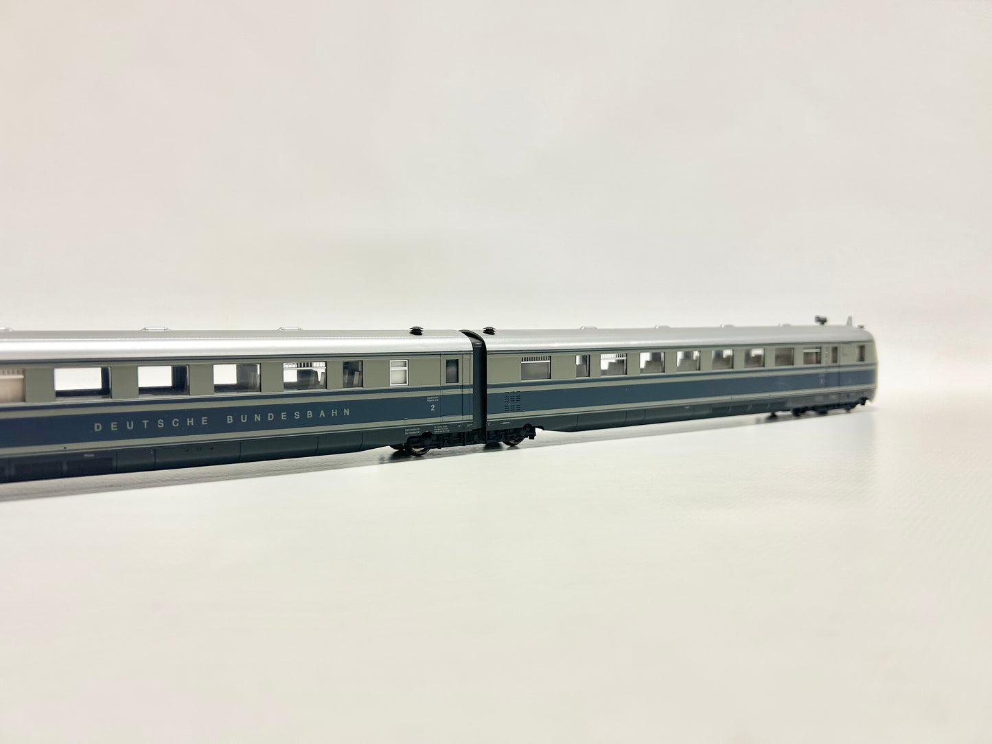 Kato 211059 Dieseltriebszug VT 04.5 "Fliegender Hamburger" DB DC H0