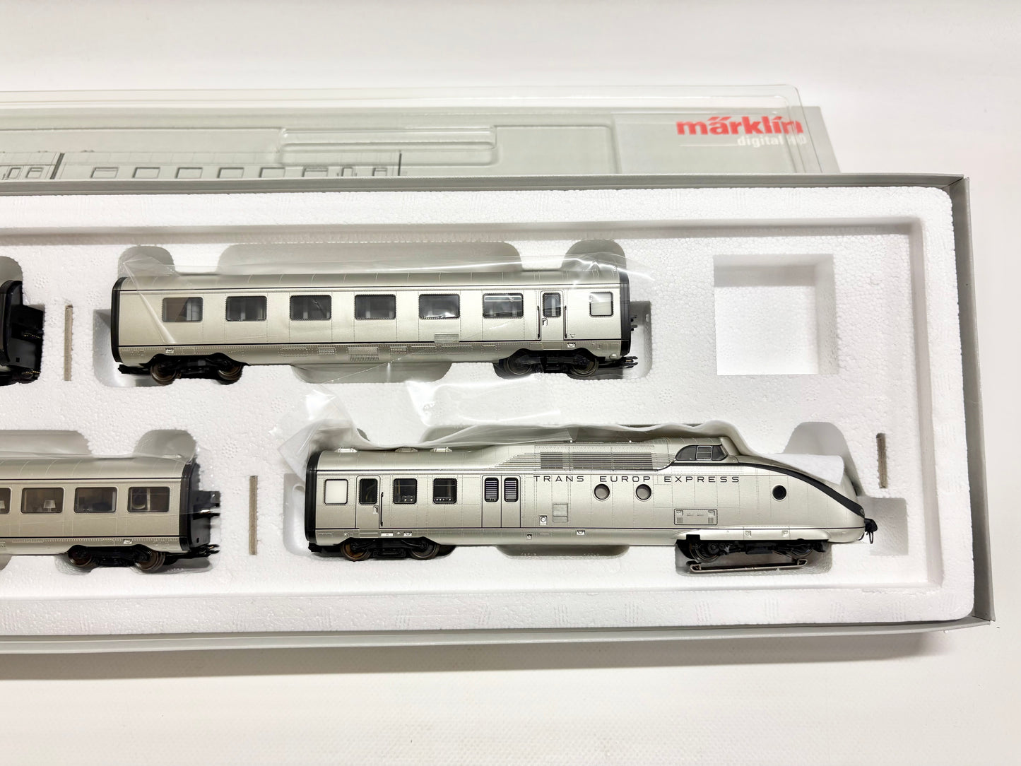 Märklin 37609 Digital + Sound Dieseltriebwagen VT11.5 TEE DB AC H0