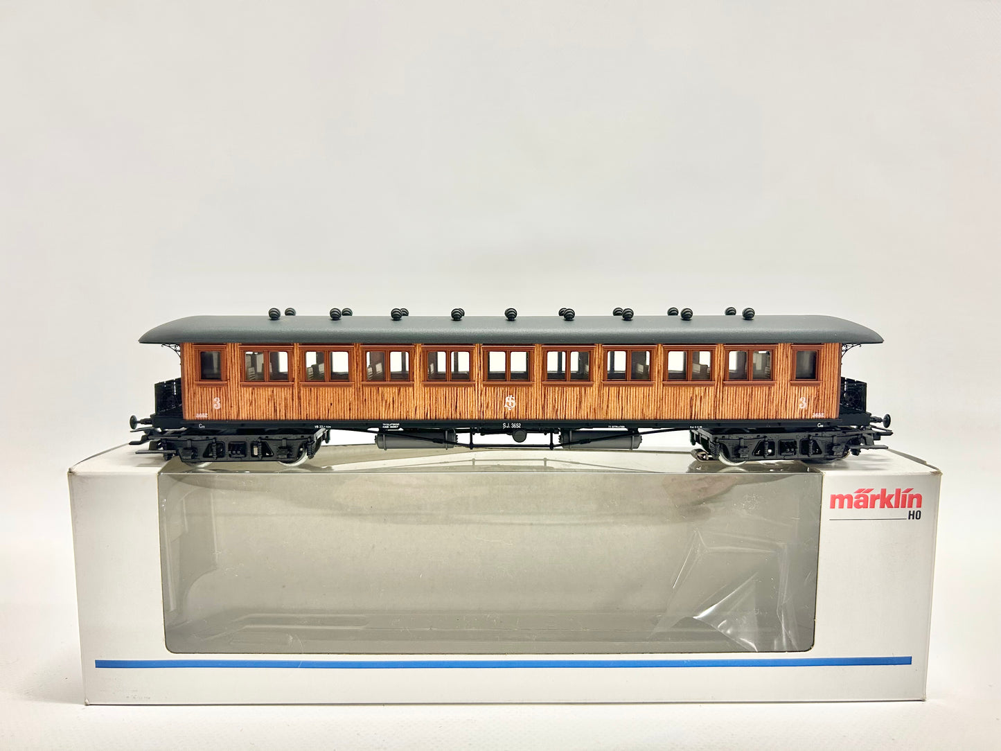 Märklin 4270 Schwedischer Personenwagen Holzwagen mit Innenbeleuchtug SJ AC H0