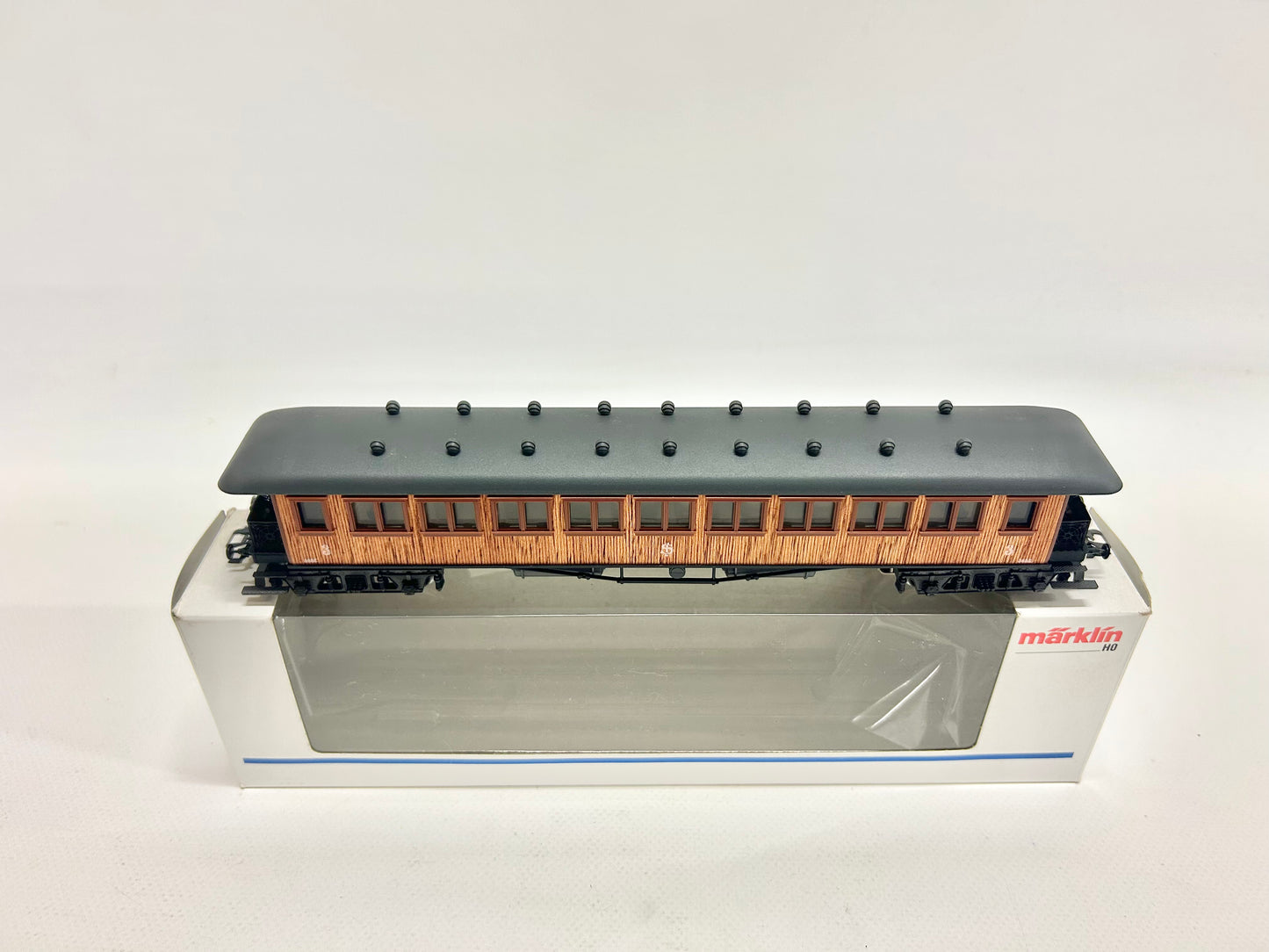 Märklin 4270 Schwedischer Personenwagen Holzwagen mit Innenbeleuchtug SJ AC H0