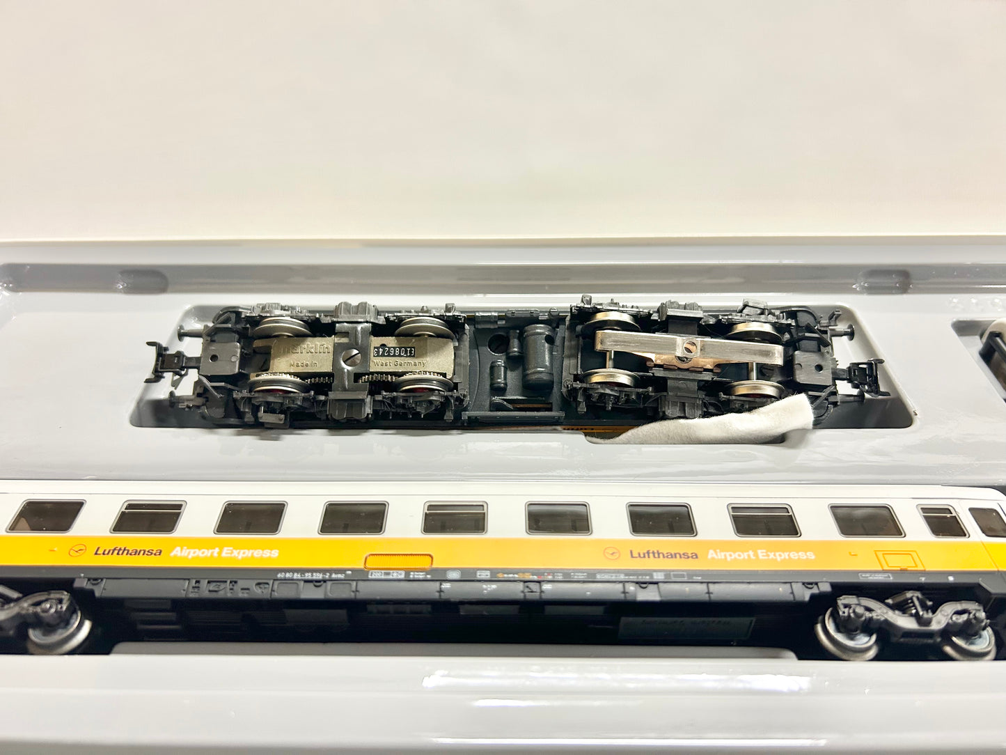 Märklin 2867 Lufthansa Express with Class 111, electric locomotive, H0, original packaging