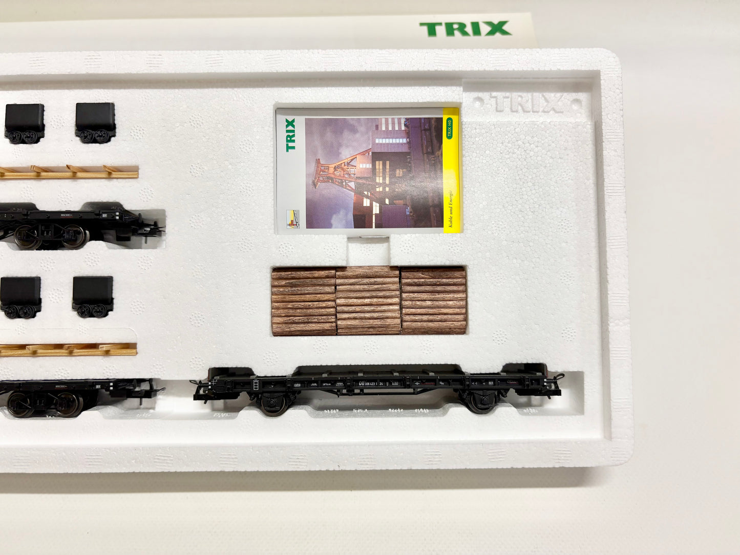Trix 23990 Wagen-Set Flachwagen Kohle und Energie DB H0