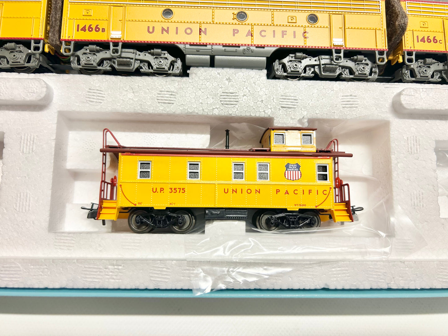 Märklin 37629 Mfx-Digital + Sound Diesellok F7 Union Pacific + Caboose USA AC H0