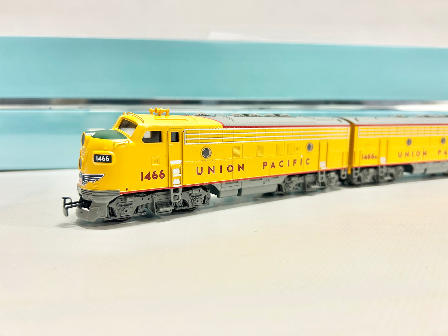 Märklin 37629 Mfx-Digital + Sound Diesellok F7 Union Pacific + Caboose USA AC H0