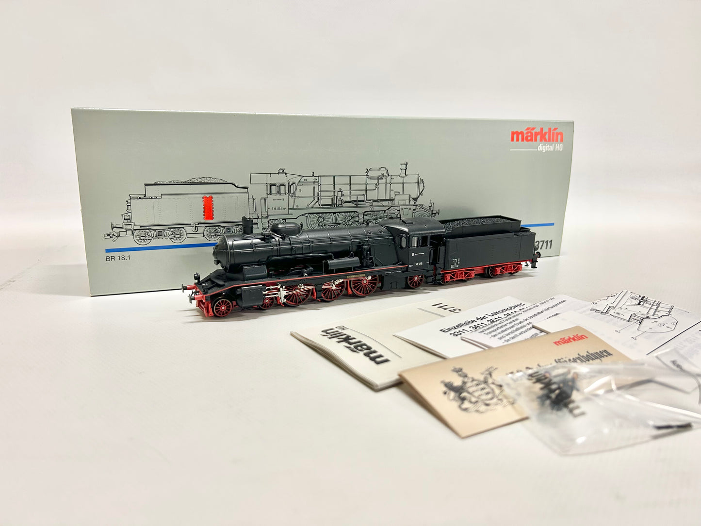 Märklin 3711 Digital Dampflok Br 18 H0