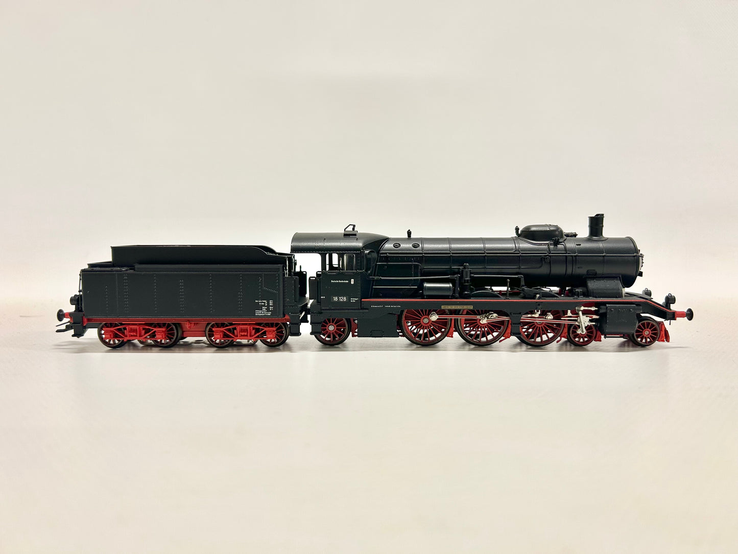 Märklin 3711 Digital Dampflok Br 18 H0