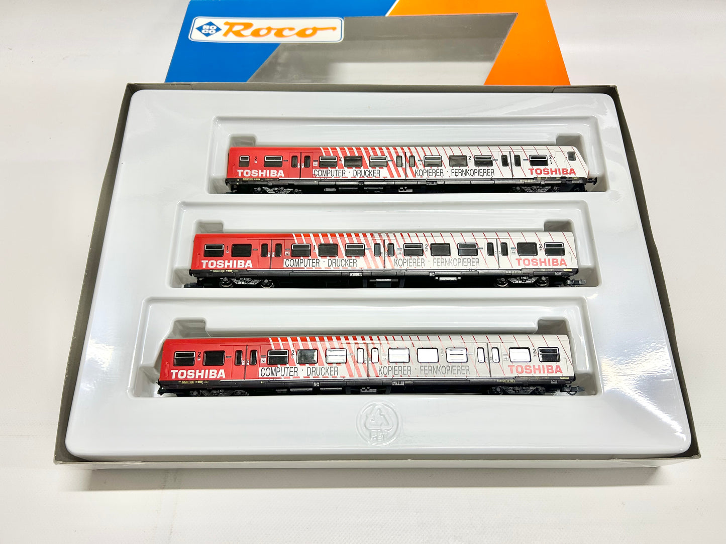 Roco 44020 Car Set S-Bahn Train Toshiba Passenger Car H0