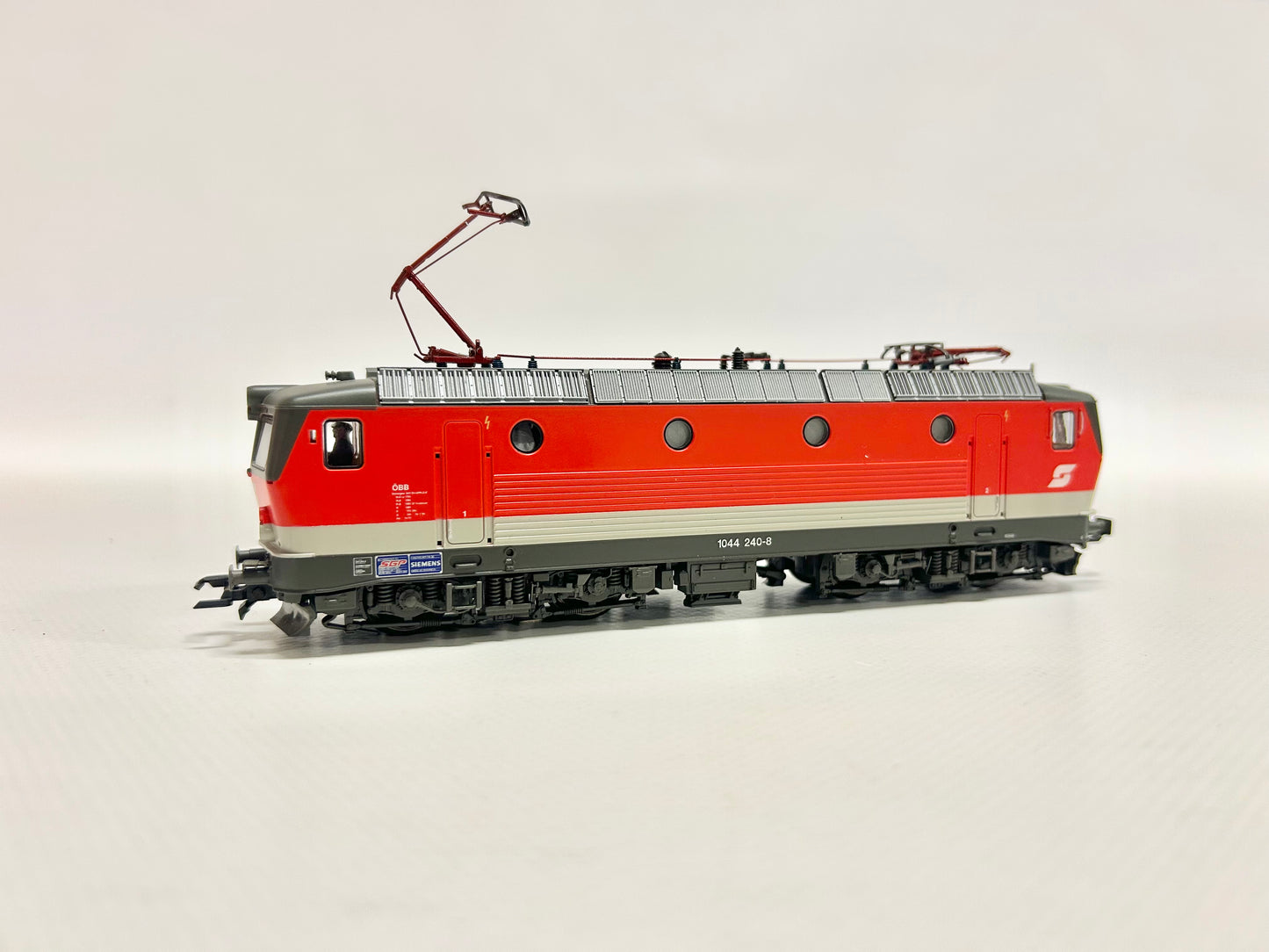 Roco AC 43998 for Märklin ÖBB 1044 electric locomotive H0