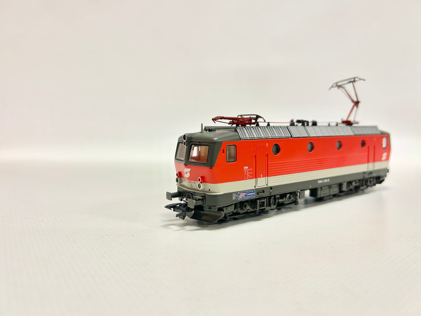 Roco AC 43998 for Märklin ÖBB 1044 electric locomotive H0