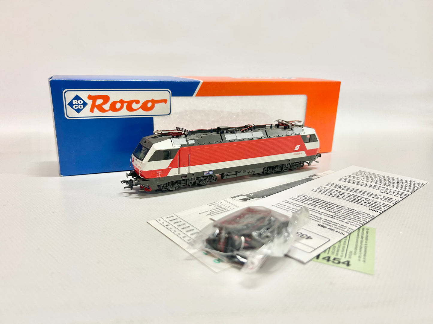 Roco AC 43860 ÖBB 1014 electric locomotive H0