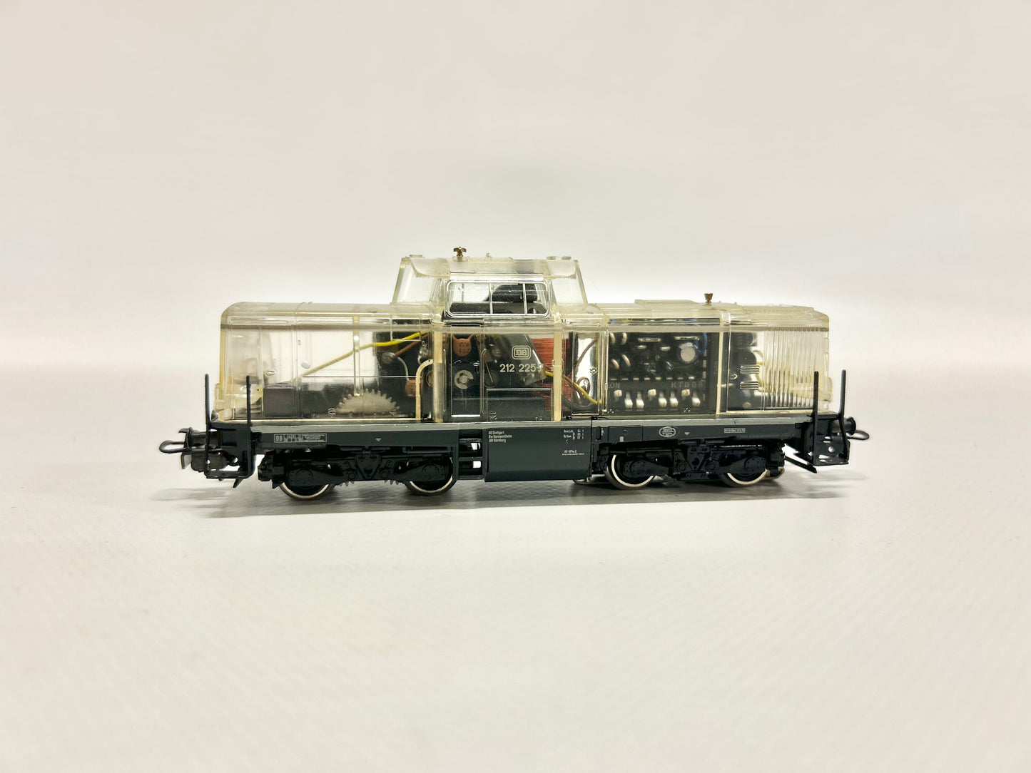 Märklin 3772 Digital Diesellok Transparentes Gehäuse Br 212 225-7 DB AC H0