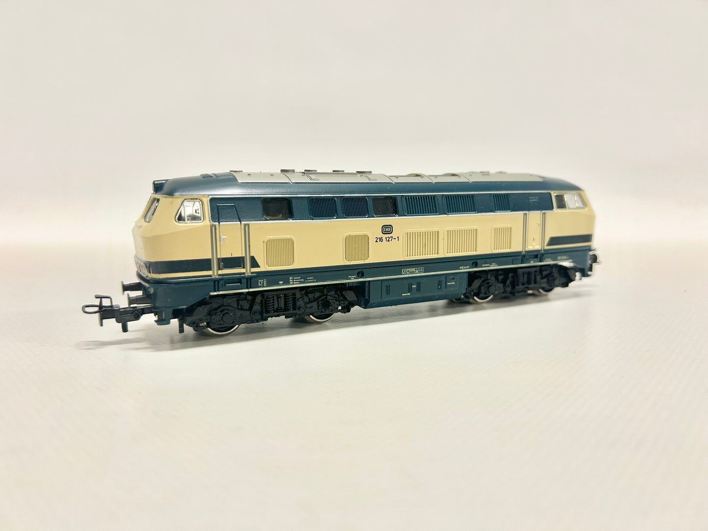 Märklin 3674 Digital Diesellok Br 216 127-1 DB AC H0