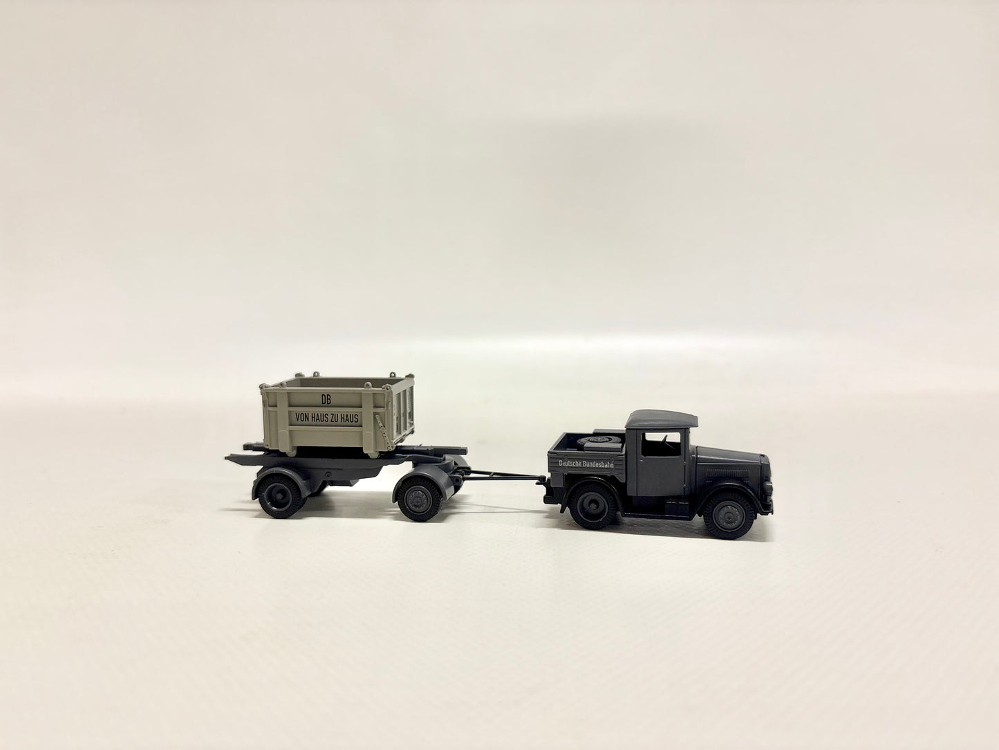 Märklin 46826 Kaelble Zugmaschine mit Anhänger DR H0