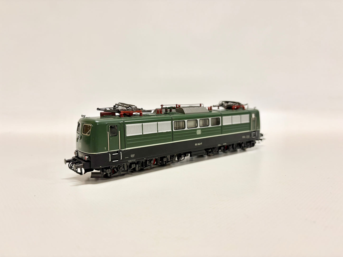 Märklin 3057 E-Lok Br 151 043-7 Güterzuglokomotive DB AC H0