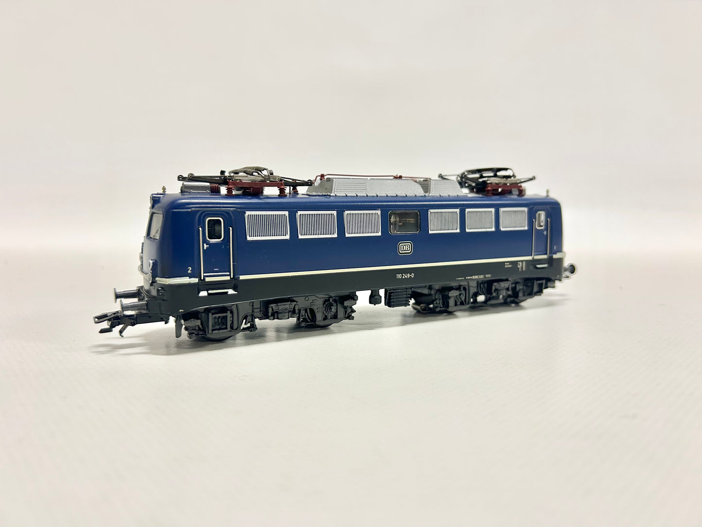 Märklin 3039 E-Lok Br 110 249-0 DB AC H0
