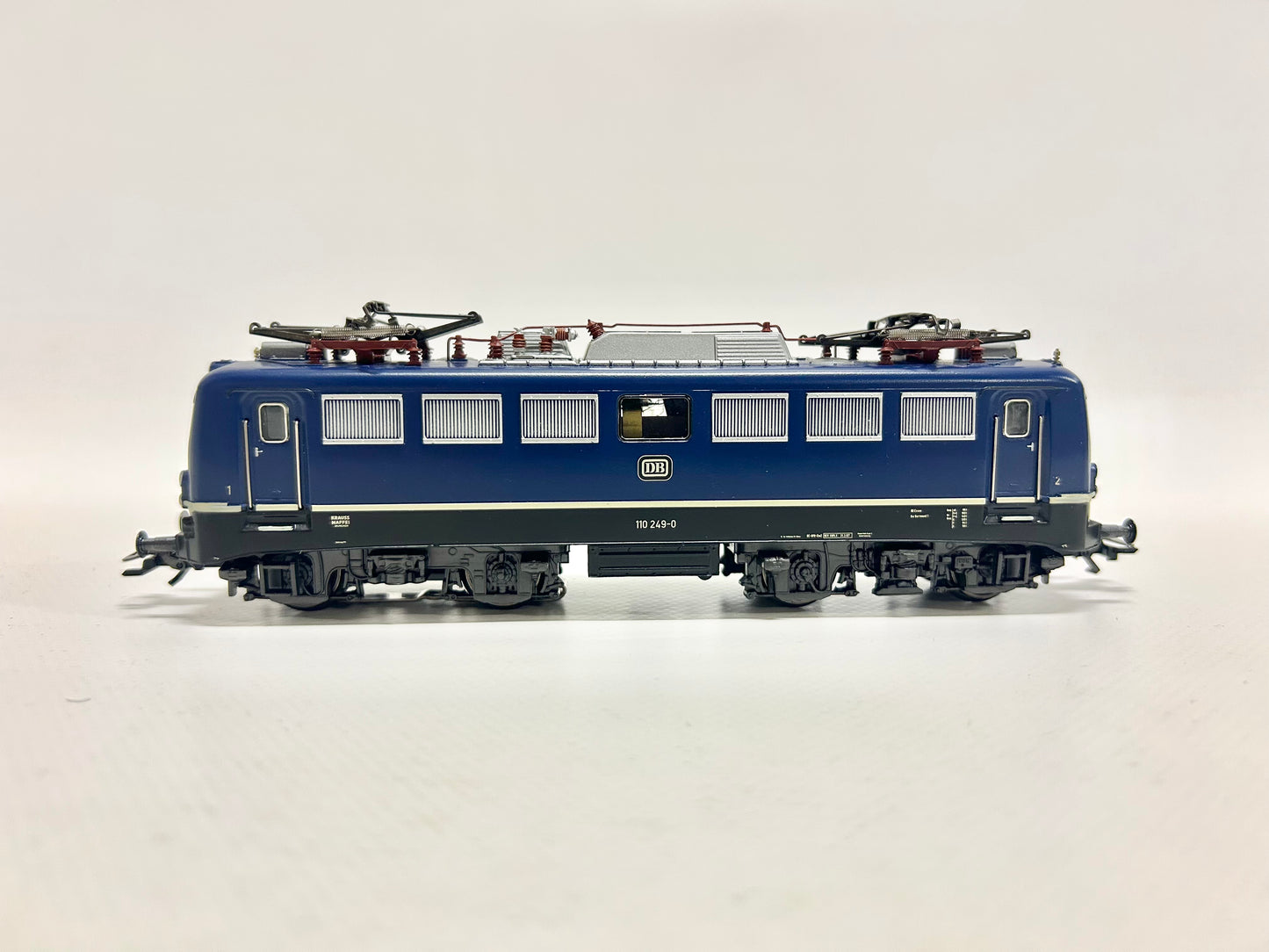 Märklin 3039 E-Lok Br 110 249-0 DB AC H0