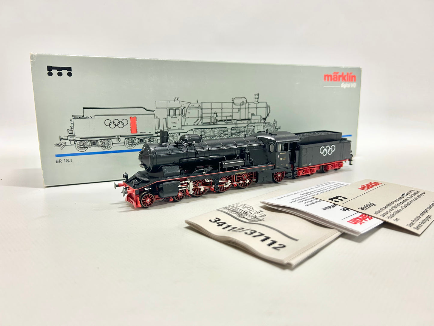 Märklin 37112 Digital Dampflok Br 18 137 "Olympia" DRG AC H0