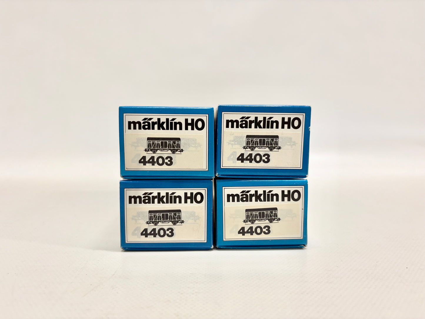 Märklin 4x 4403 Wagen-Set gedeckt DSB AC H0