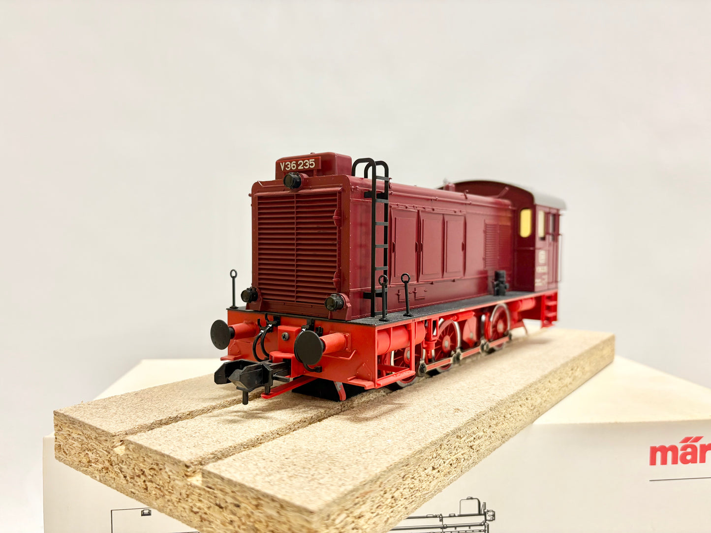 Märklin 55031 Digital Diesellok V36 235 mit Telexkupplung DB Spur 1