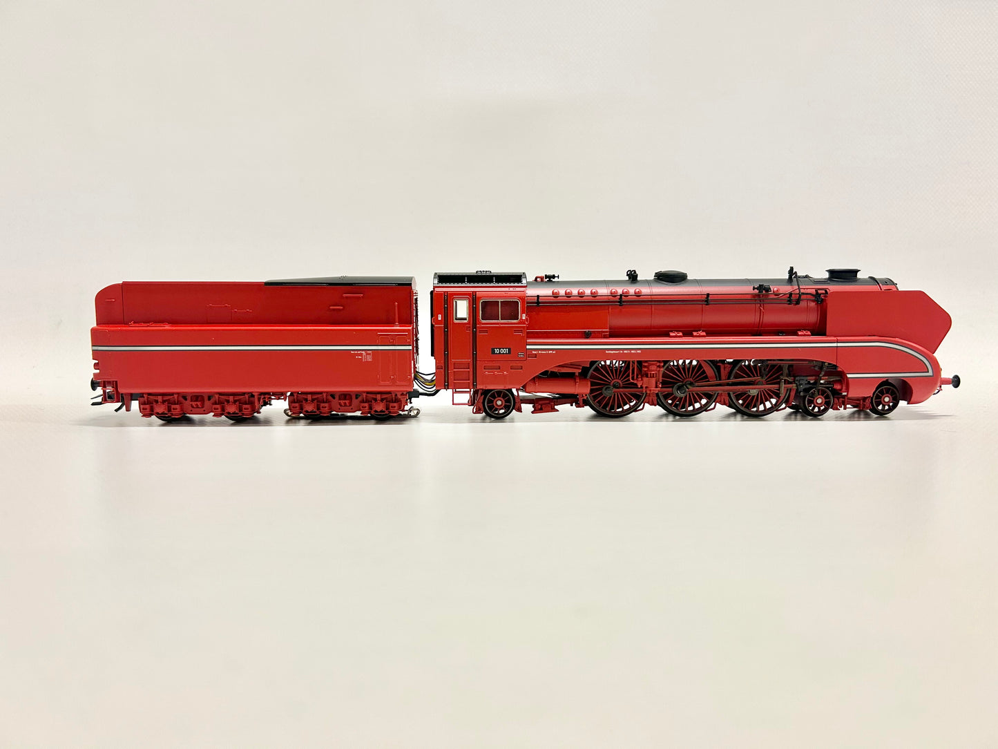 Märklin 37082 Digital + Sound Br 10 Stromliniendampflok H0