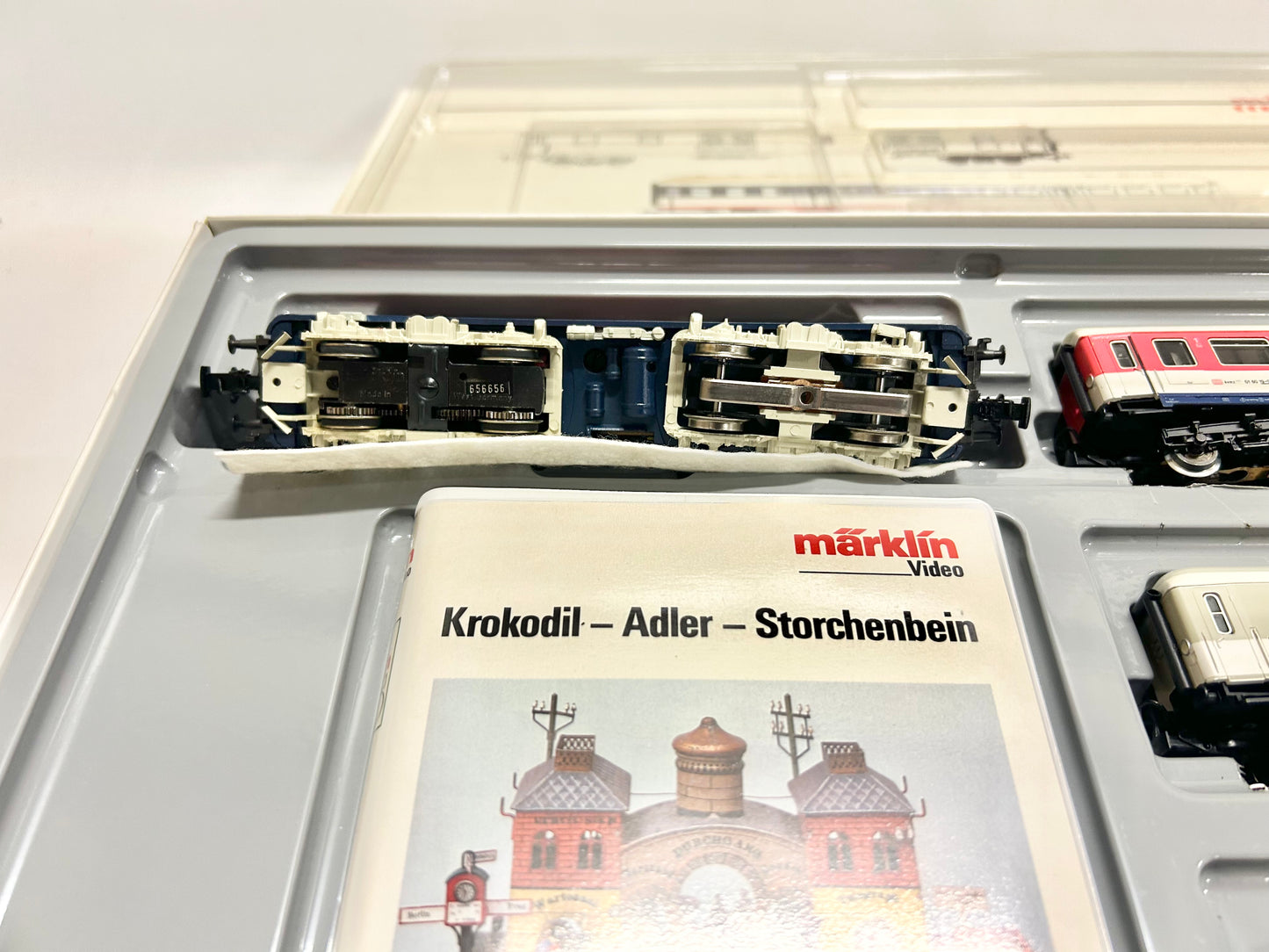 Märklin 2859 Demonstration Train Class 111 Passenger Train with Class 111 Electric Locomotive H0