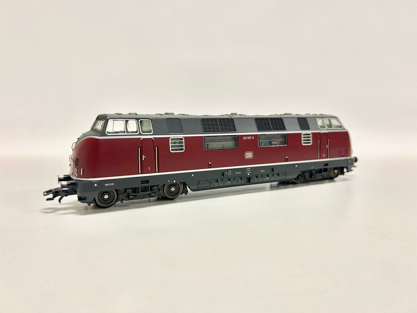 Märklin 3380 Diesellok Br 220 007-9 DB AC H0