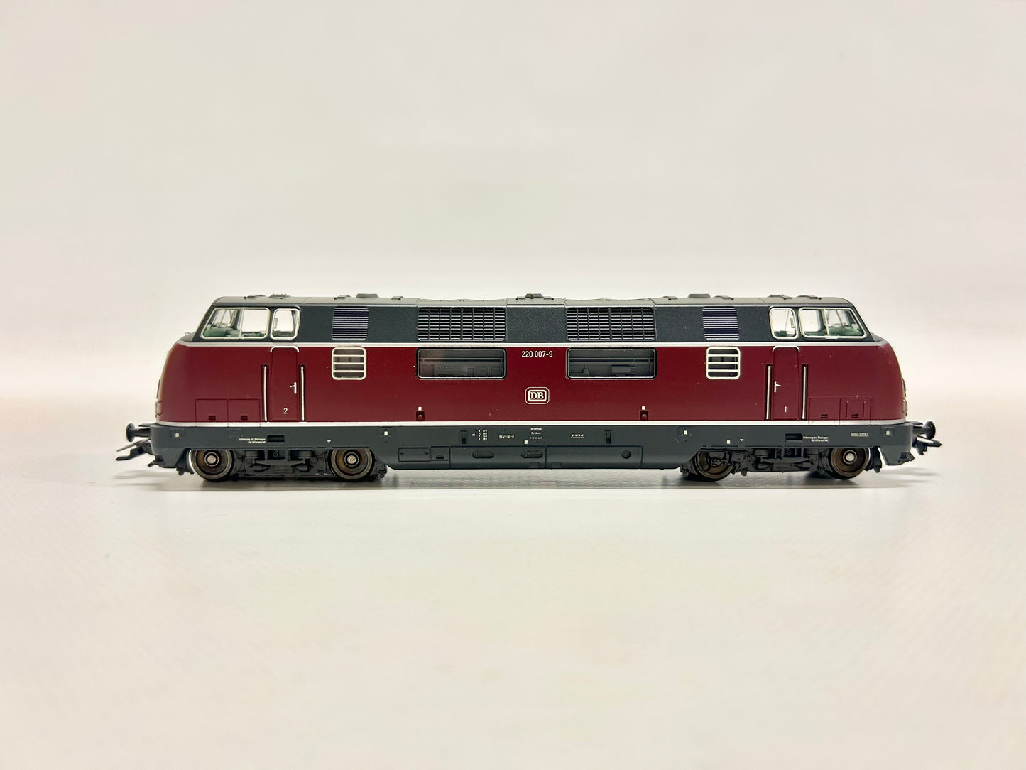 Märklin 3380 Diesellok Br 220 007-9 DB AC H0