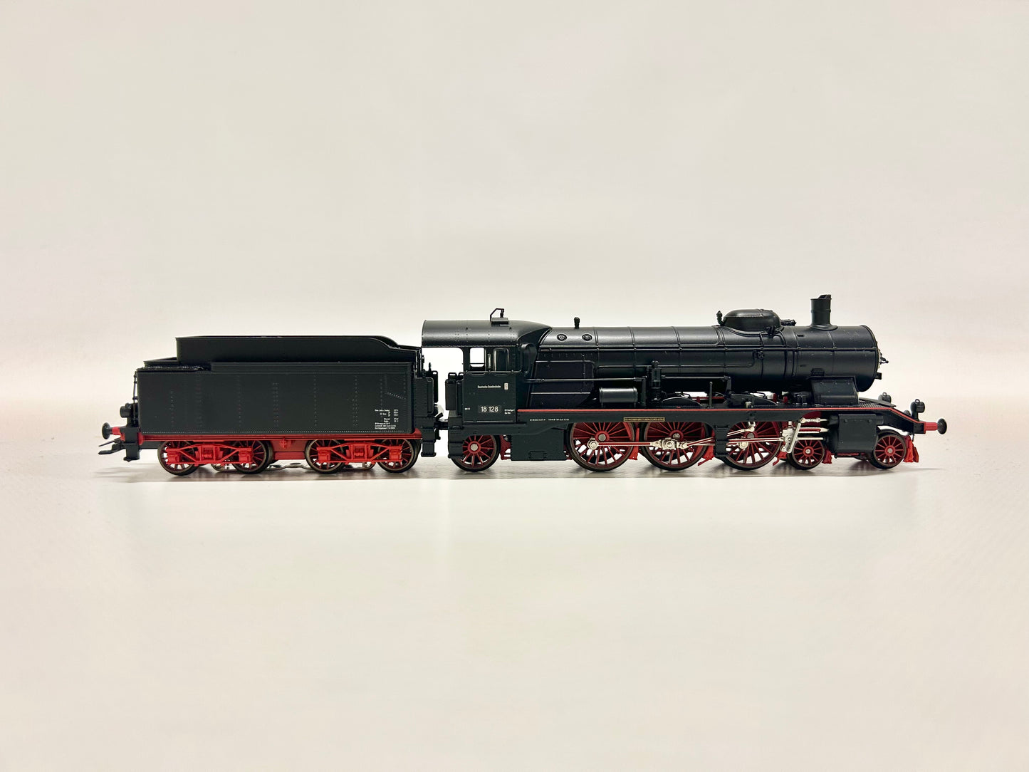 Märklin 3411 Digital Dampflok Br 18 128 DB AC H0
