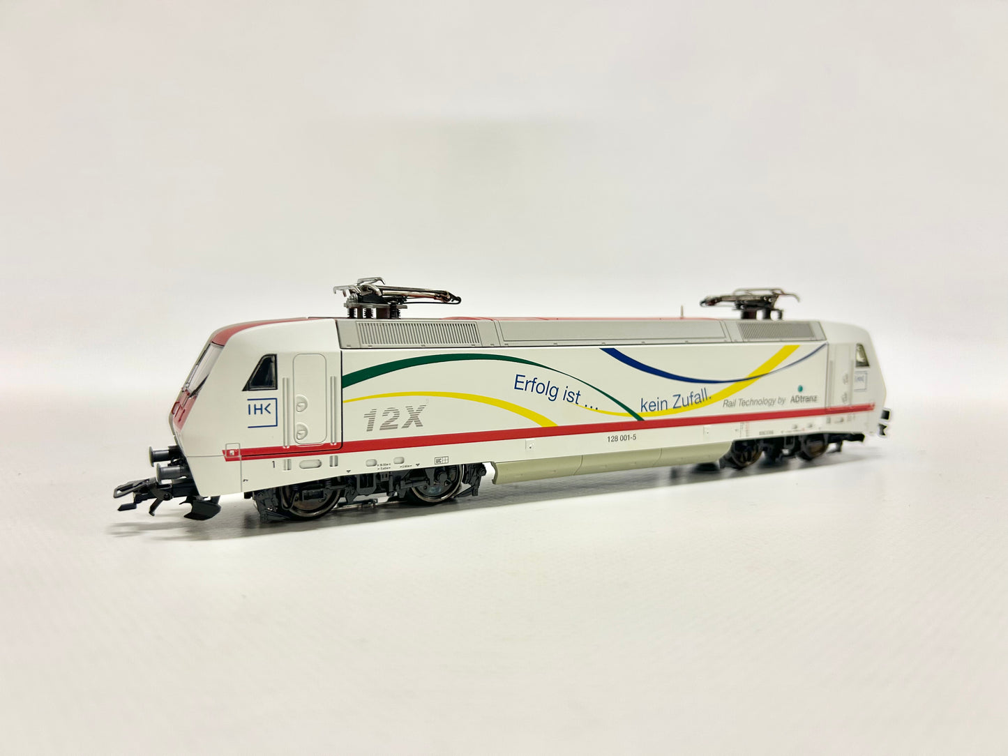 Märklin 1506 Digital E-Lok Br 128 001-5 SoMo "IHK - Erfolg ist kein Zufall" DB AC H0