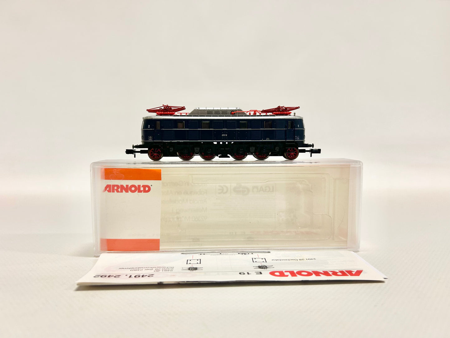Arnold 2492 DSS E-Lok E19 12 DB Spur N