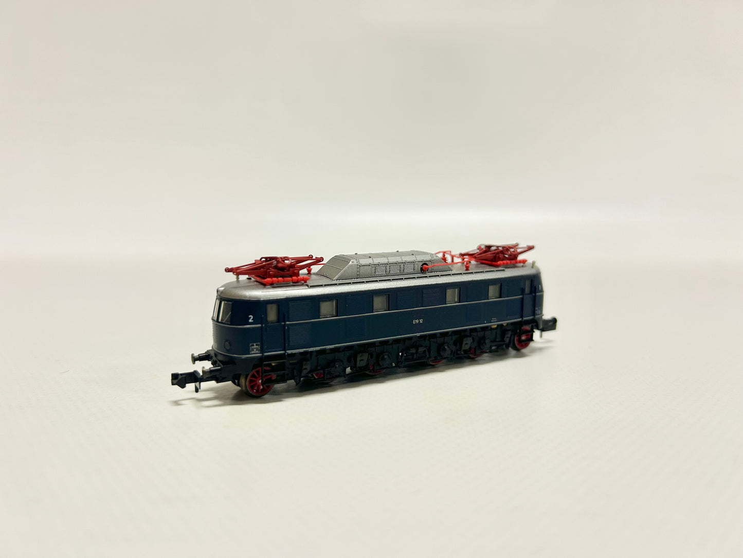 Arnold 2492 DSS E-Lok E19 12 DB Spur N