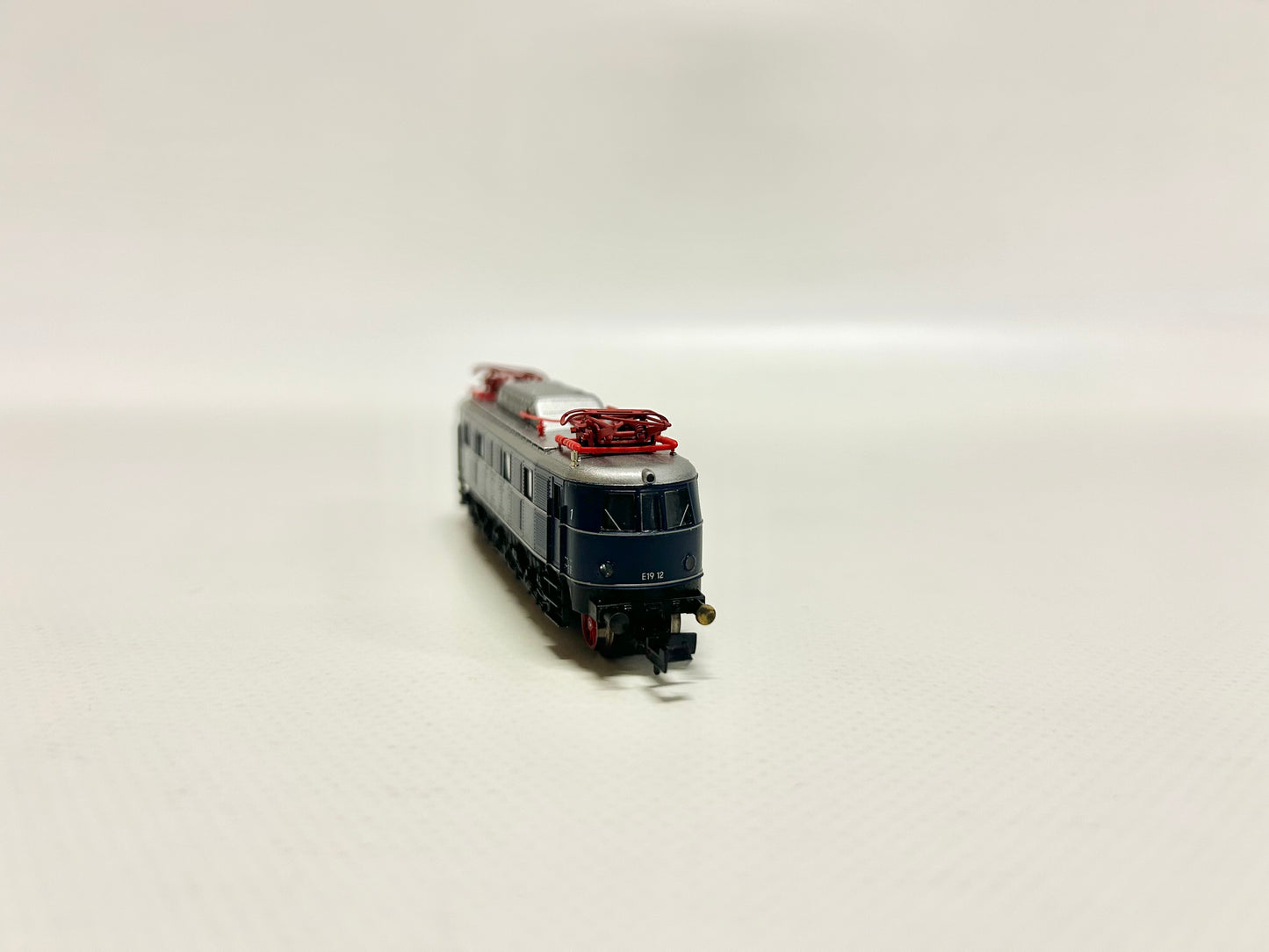 Arnold 2492 DSS E-Lok E19 12 DB Spur N
