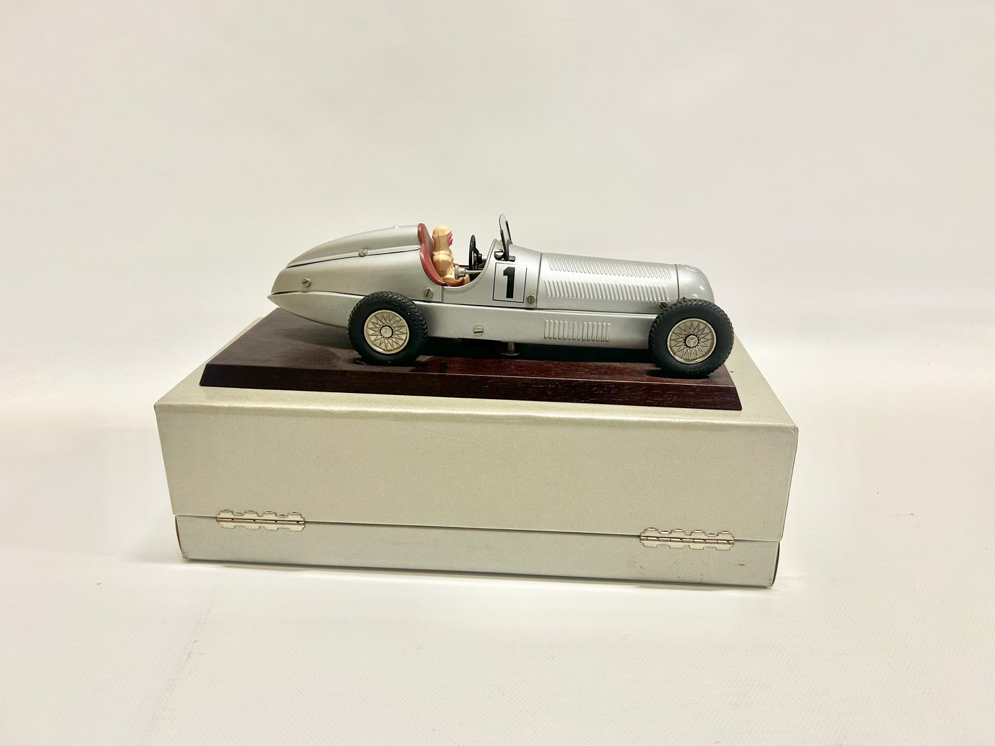 Märklin W 154 "Silberpfeil" Mercedes-Benz Rennwagen mit Uhrwerkantrieb
