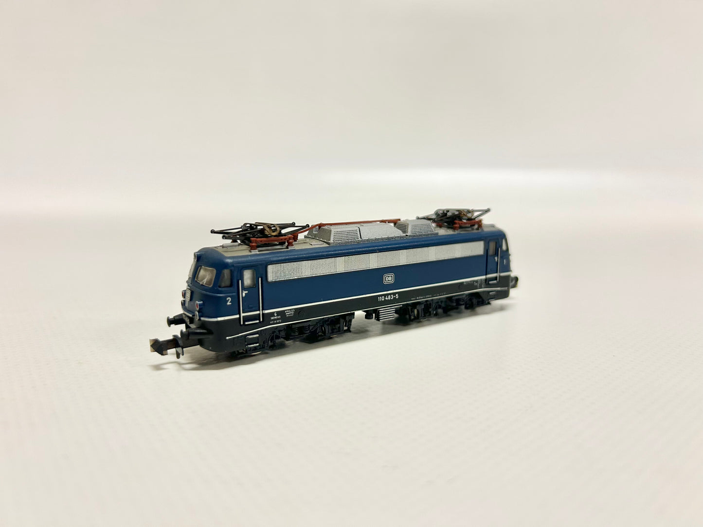 Minitrix 2054 E-Lok Br 110 483-5 DB Spur N