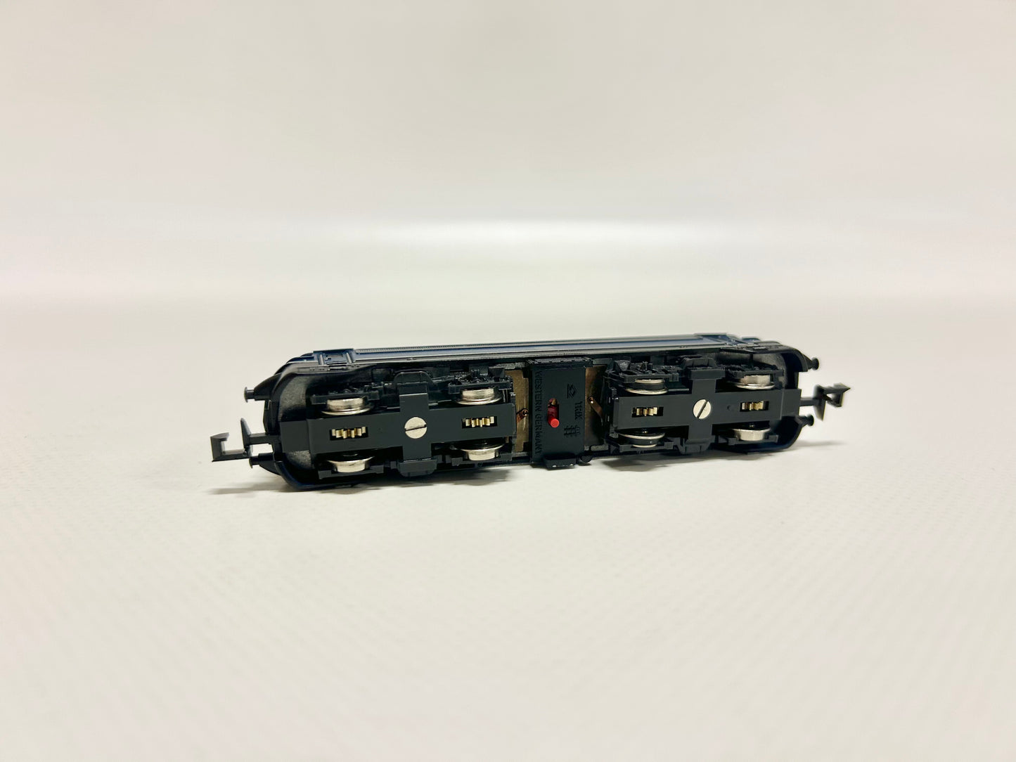 Minitrix 2054 E-Lok Br 110 483-5 DB Spur N