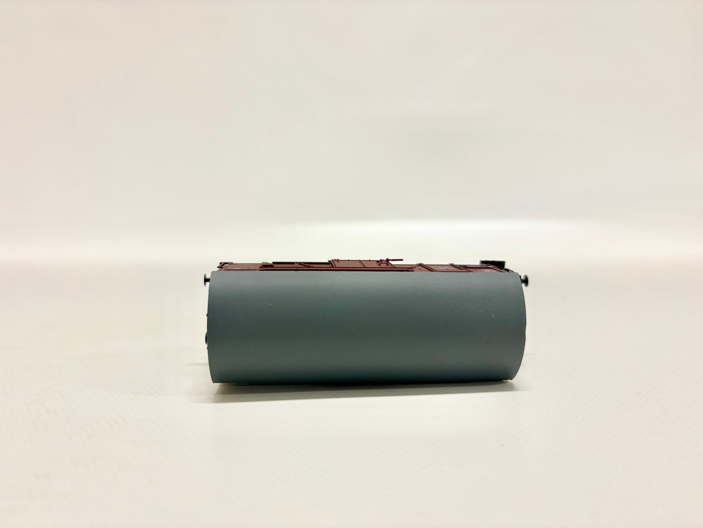 Exact Train EX20229 Gedeckter Güterwagen mit Bremserhaus EUROP DB AC H0