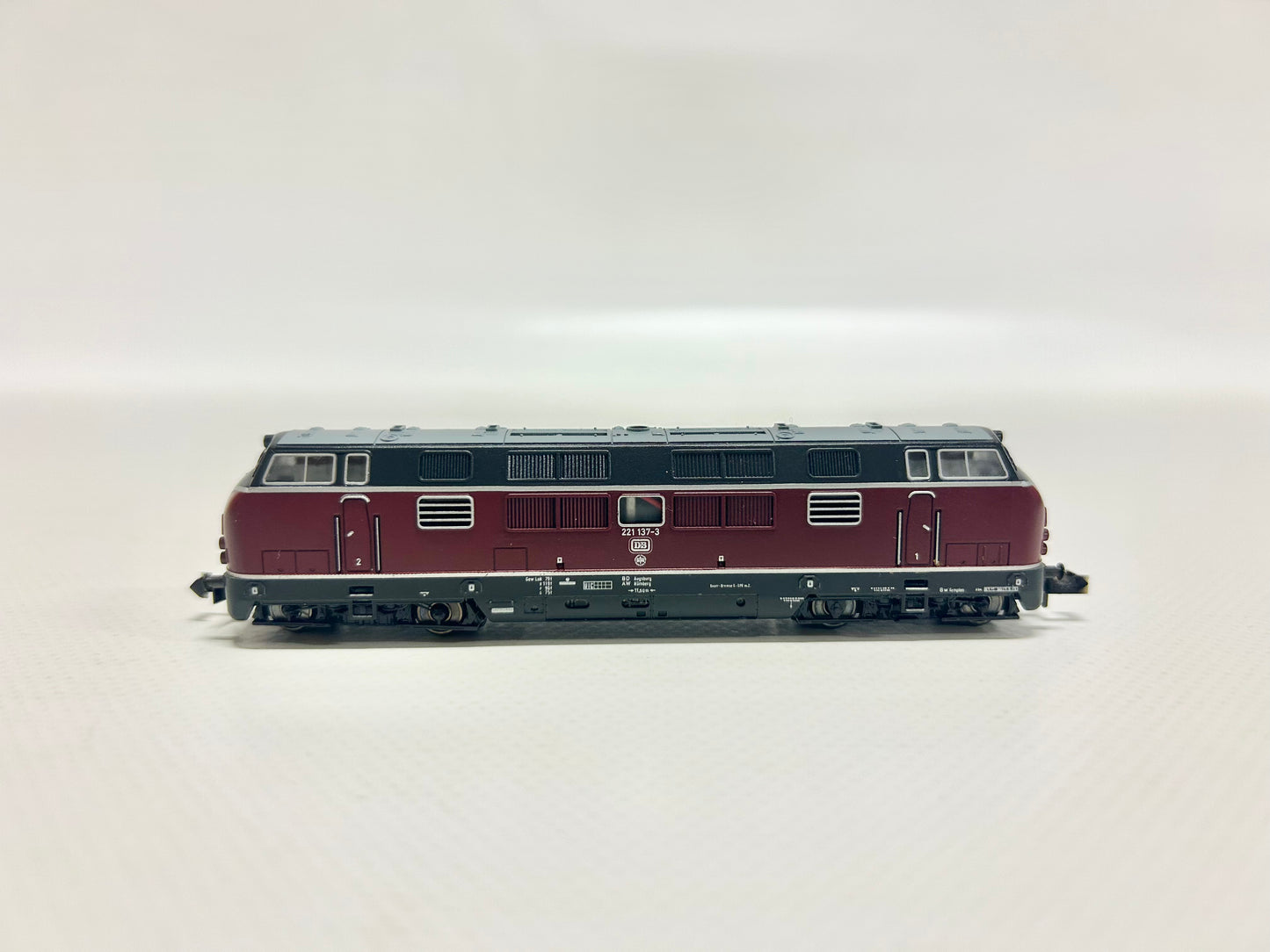 Minitrix 2061 Diesellok Br 221 137-3 DB Spur N