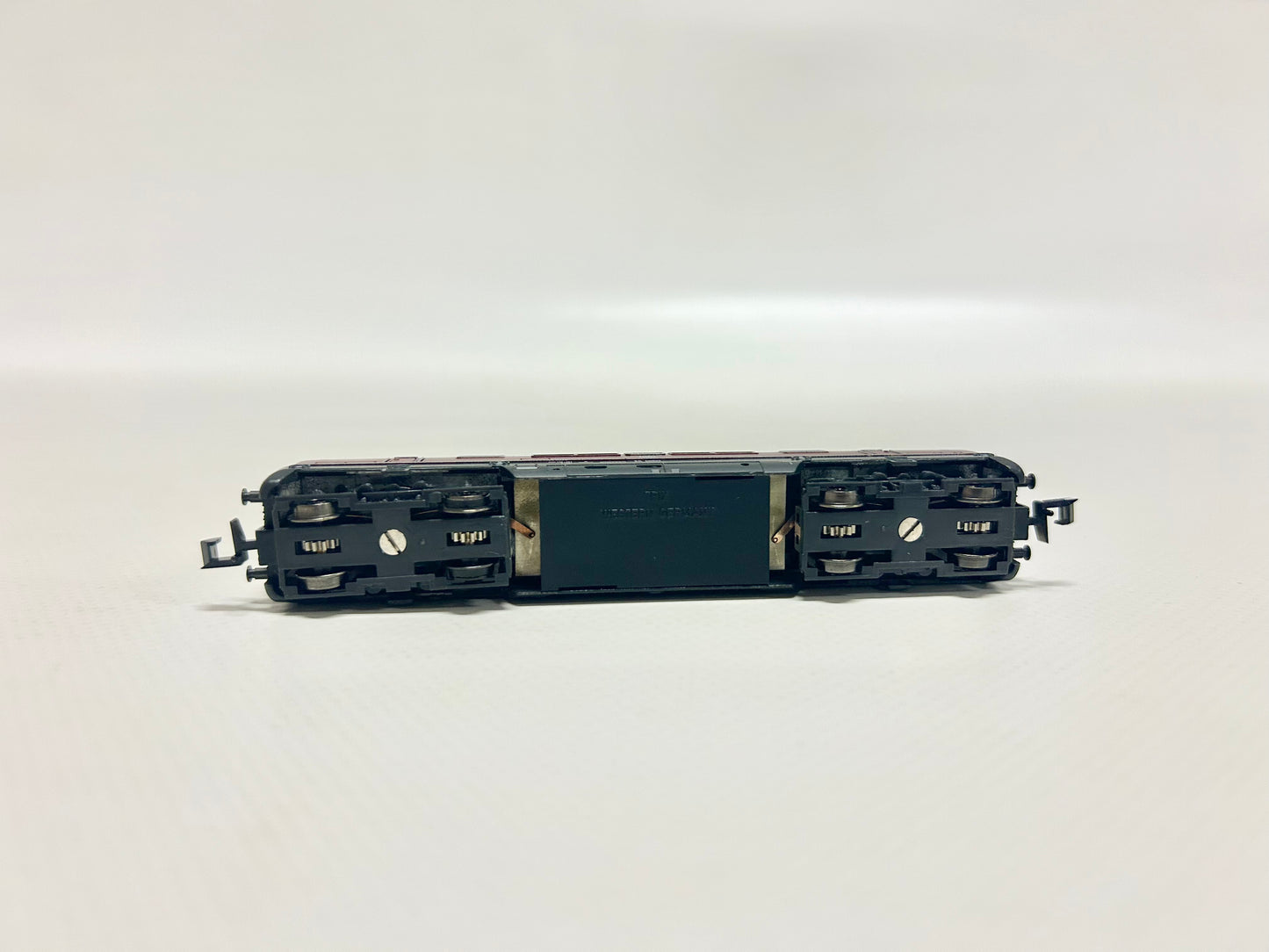 Minitrix 2061 Diesellok Br 221 137-3 DB Spur N