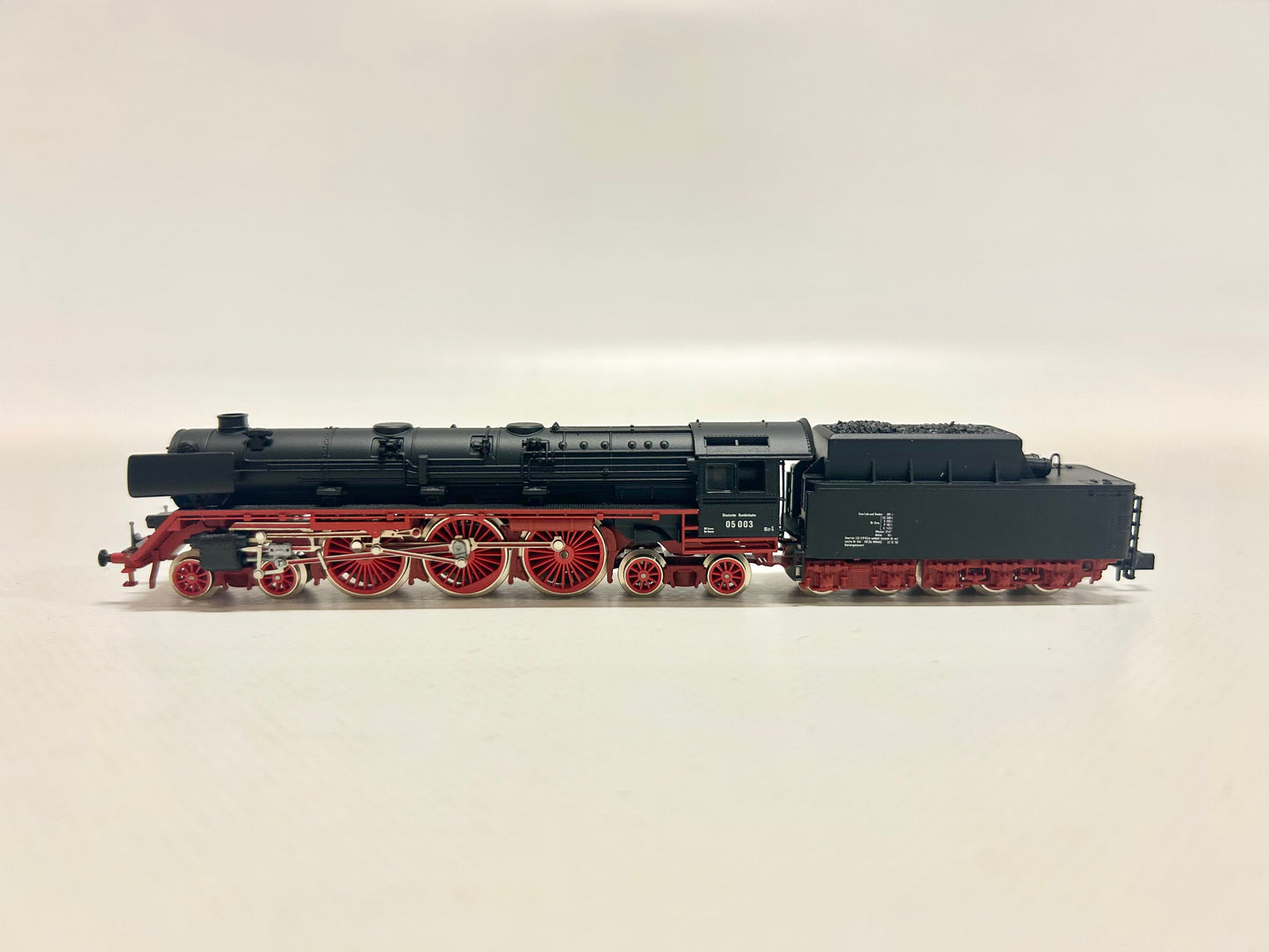 Arnold 2215 Dampflok Br 05 003 DB Spur N