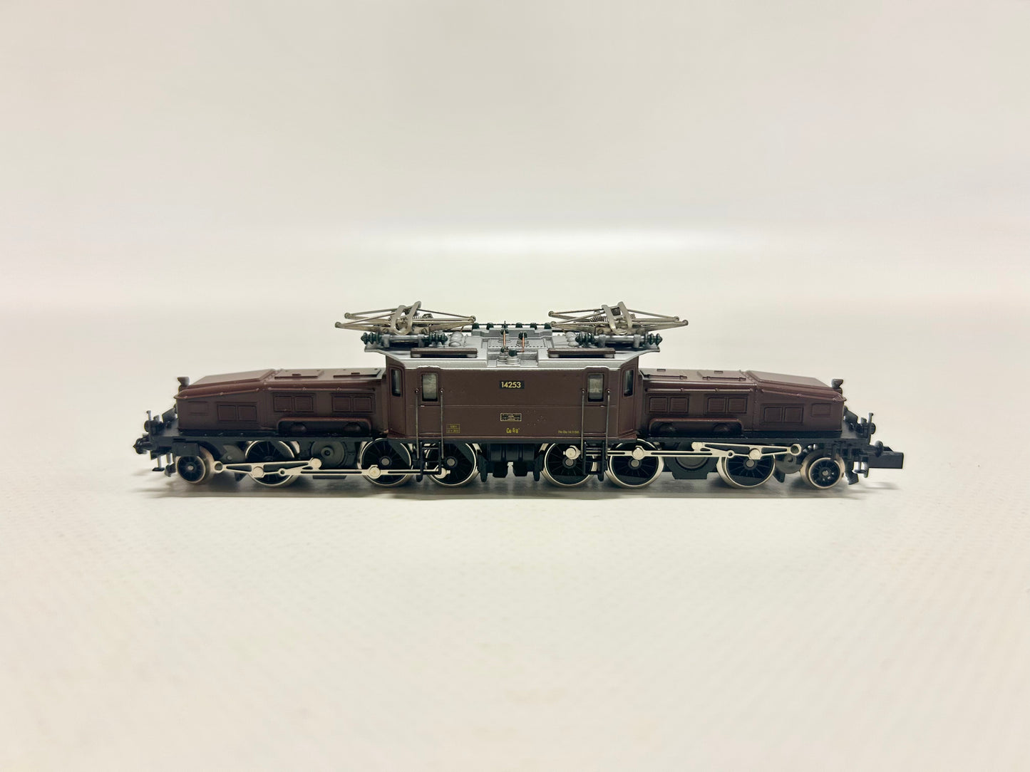 Arnold 2468 E-Lok Ce 6/8 14253 SBB Spur N