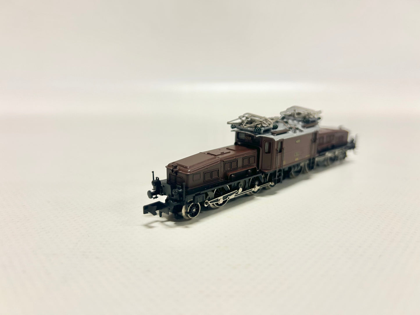 Arnold 2468 E-Lok Ce 6/8 14253 SBB Spur N