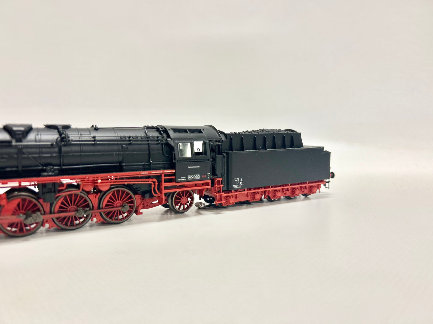 Märklin 37450 Digital + Sound Dampflok Br 45 020 DB AC H0